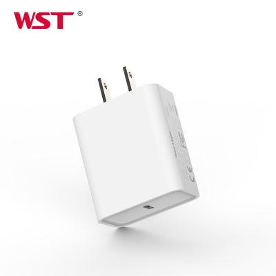 China Hot Selling Mobile Phone PD 20W Charger for Type-C PD Wall Charger UK iPhone 12 Fast Charger for sale