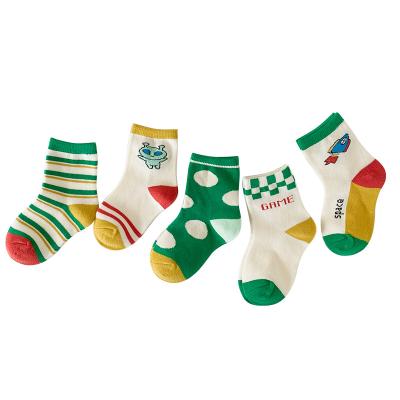 China 2021 Baby Boy's QUICK DRY Sports Socks Cartoon Student Stripes Short Cotton Tube Socks Children DOT Children's Socks for sale