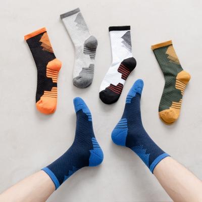 China High Quality QUICK DRY Geometric Pattern Winter Thick Warm Socks For Men Mid Tube Crew Towel Terry Foot Sports Cotton Socks for sale