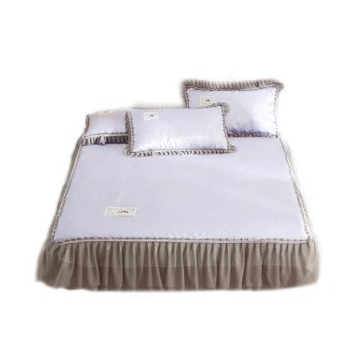 China Factory Direct Sale Brushed Purple Not Easy To Slip Lace Bedspread Bed Skirt for sale