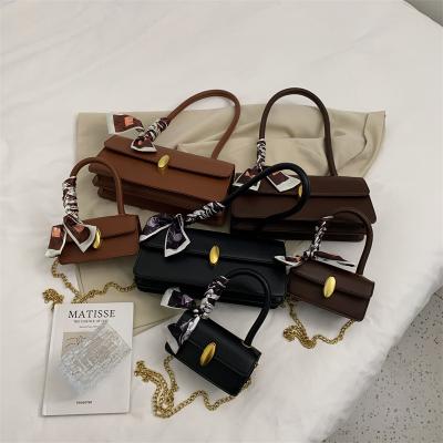 China Fashion New Design Luxury Purses To Mini Messenger Handbag Ladies Fashion Girls Underarm Purses For Woman for sale