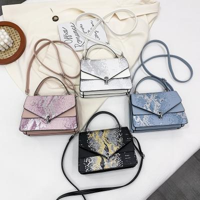 China Latest PU Fashion Handbags Popular Handbags Ladies Snake Print Purses For Young Woman for sale