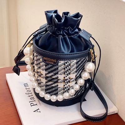 China 2021 Luxury Bucket Bucket Purses Ladies Women Handbag Lady Factory Popular Pearl Handbag Wholesale for sale