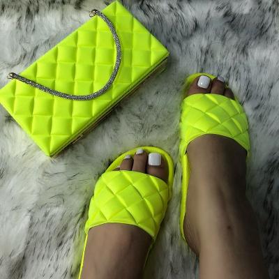 China Fashion Trend Hot Sale Slippers Slides and Bag Sets Fashion PVC Outdoor Slides Slippers and Stylish Trendy Ladies Handbags Purse and Shoes Set for sale