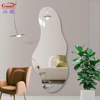 China Versatile Beveled Wall Hanging Mirror for Everyday in Home Decor and Bathroom Shaving for sale