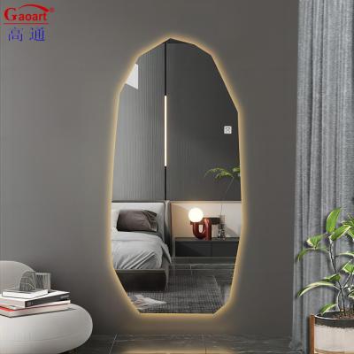 Chine Miroir en verre anti-brouillard rétroéclairé à LED Miroir murale pour le maquillage intelligent dans la salle de bain à vendre