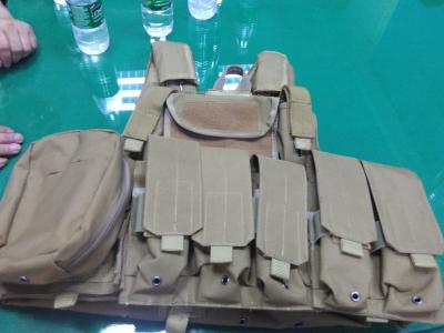 China Camouflage Full Protection Ballistic Jacket with Adjustable And Padded Shoulder Straps for sale