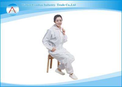 China Bata libre de polvo antiestática del Workwear del poliéster blanco con la capilla en venta