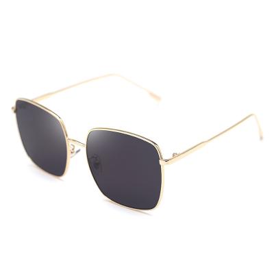 China Oversized Oculos Gradient Sun Glasses Female Shades Fashion Sunglasses Women Men Retro Luxury Square Metal Frame for sale