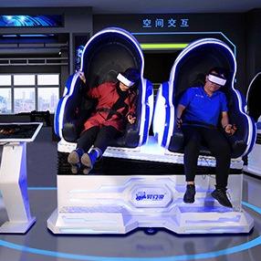 Cina Simulatore d'accensione rosa del cinema dei sedili 9D VR della sedia 2 dell'uovo di VR in vendita