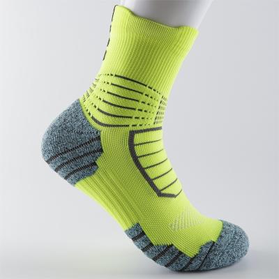 China Hot Selling Breathable Logo Sports Socks Athletic Basketball Custom Made High Quality Socks for sale