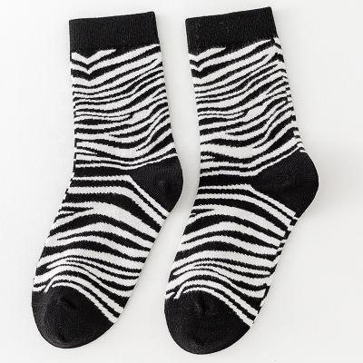 China Popular Personalized Daily Life Hot Selling Zebra Pattern Plaid Pattern Universal Socks for sale