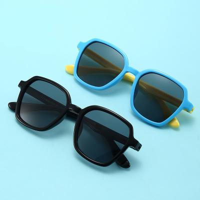 China Yuxun Punk 2022 Fashion Silicone Square Polarized Boys Small Bulk Children Sports Shades Sunglasses UV400 for sale