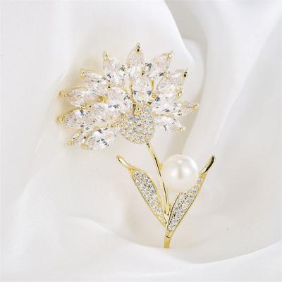 China Luxury ALLOY Fashion Jewelry Brooches Zircon Flower Design Brooches For Costume Factory Brooches Gift for sale