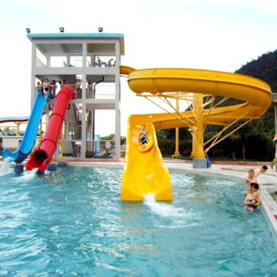 China OEM Parque acuático al aire libre tobogán acuático de fibra de vidrio colores personalizados cuerpo adulto deslizamiento a la piscina diversión en venta