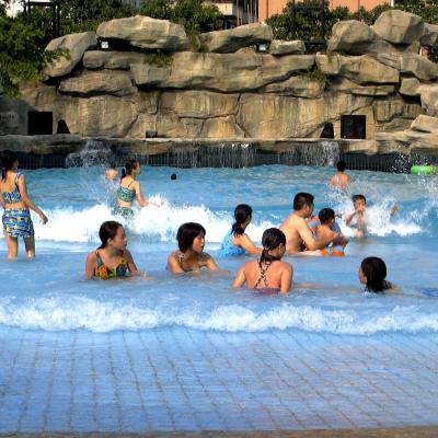 China Professional Water Park Wave Pool Easy Installation With Lifeguards Safe Concrete Design for sale