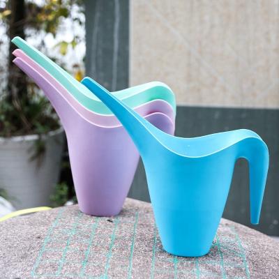 China 1L Indoor Outdoor Garden PP Nordic Green Plastic Stackable Watering Can Long Sprinkler Water Pot for sale