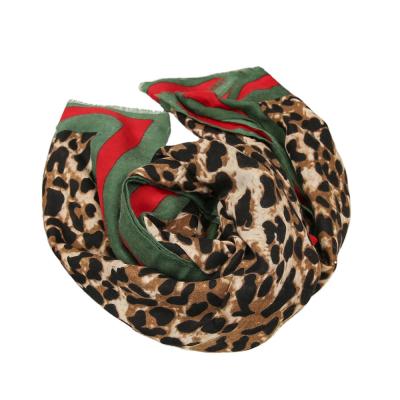 China 2020 Leopard Print Elegant Long Leopard Print Solid Color Soft Cotton And Shawl Canvas Tassel Hijab Scarf Women Elegant Hijab Cotton for sale