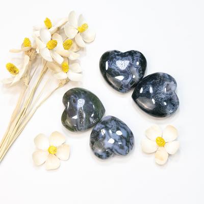 China Europe Best Selling Crystal Therapy Wholesale Natural Custom Heart Shaped Moss Stone Agate Crystal Hearts for sale