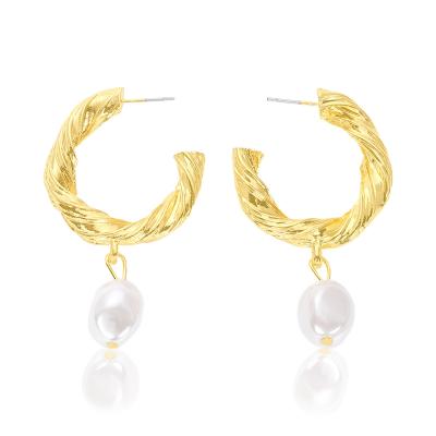 China 2021 FASHIONABLE geometric splicing alloy pearl earrings earrings temperament accessories dangle pearl earrings for sale