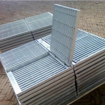 China Contemporary High Quality Hot Dipped Galvanized Welded Steel Manhole / Walkway Grating for sale