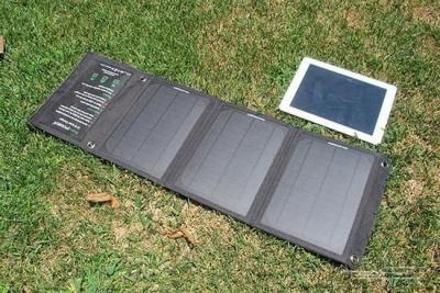 China 60 / 100 / 150W Foldable Solar Panel Charger , Portable Solar Panel Usb Charger For Camping for sale