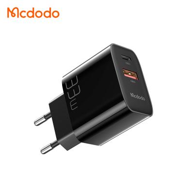 China LAPTOP Eu 33W Fast Charging Dock For IOS Android Phone Dual Port Charger For iphone 12 13 Air Oppo Vivo Xiaomi Macbook Ipad for sale