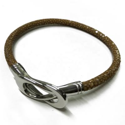 China Champagne Buckle Stingray Leather Bracelet Magnetic Casual/Sporty Bracelet for sale