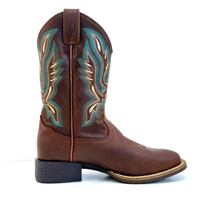 China Around the Pointed Calf Toe Ladies 29cm Cowgirl Cowboy Women Wide Western Boots For for sale