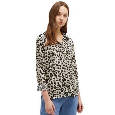 China Anti-pilling New Casual Shirt Relaxed Fit Leopard Print Satin Ladies Long Sleeve Blouses for sale