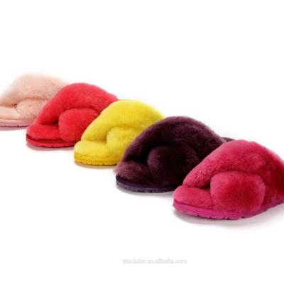 China 2021 large Wool slippers women's Sweat-absorbent wool slippers wholesale customization wool slippers for sale