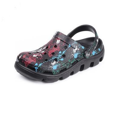 China The new border selection of lightweight men's hole on the razor wire main push slippers shoes hollow Baotou beach shoes dual-use sandals for sale