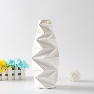 China Decorative Home Pieces Art Decor Whole Vases Home Decor Popular White Vase Plant Vase Decoration for sale