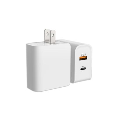 China Dual Port USB-C Wall Charger 20W USB Wall Fast Charging Charger for iPhone 12 for sale