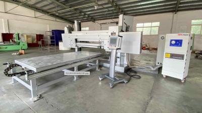 China Máquina de corte lisa automática TDBW-1300 de EVA Pu Foam Cutting Machine à venda