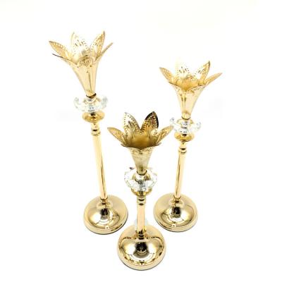 China Home Decoration Garden Decoration OEM Hot Sales European Quality Gold Metal Candlestick Holder Lotus Taper Iron Metal Candle Holder For Home Table for sale