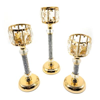 China Home Decoration Garden Decoration Hot Sales Gold Crystal Wedding Nordic Metal Pillar Holders Candle Holder For Table Centerpiece for sale