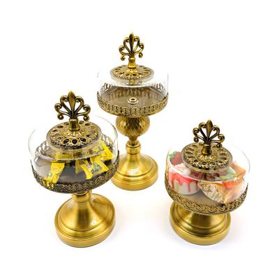 China Candy 2023 New Design  Luxury Cake Dish Plate Gold Metal Iron Candy Jar Snack Serving Jar With Lid  For Party for sale