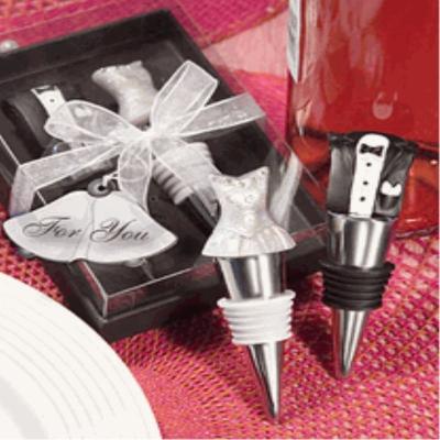 China Resin and Metal Bride and Groom Winter Stopper Set Wedding Favors Table Decoration for sale