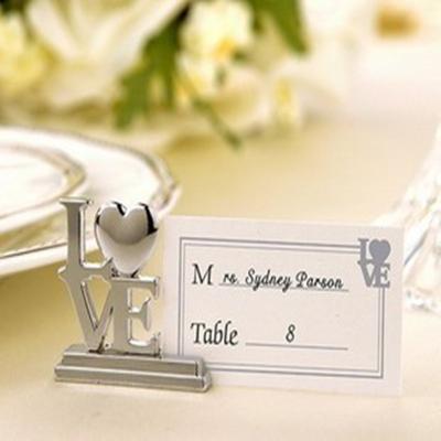 China Wedding Place Card Holders Promotion Sale 100pcs Love Place Card Holders Heart Metal Place Card Holder Silver Wedding Return Gift for sale