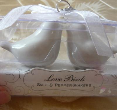 China Wedding Favors Wedding Party Favor Gift For Guest--True Love Conquers All Ceramic Birds Of Salt And Pepper Shakers for sale