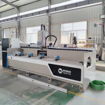 China Aluminium-CNC-Stanzmaschine für Fenster-Tür 3200mm 3000mm Mitte 3 Achse CNC maschineller Bearbeitung mit dem 6 Werkzeug-Wechsler zu verkaufen