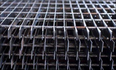 China 25x4.5 Press Locked Bar Grating Anti Slip Serrated Bar Grating Explosion Proof for sale