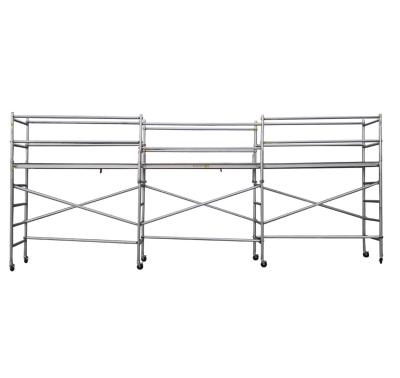 China Mobiele compacte ijzeren aluminium uitbreidbare frame mini-type steigerwerk met casters houten platform board beveiligingsrail binnenshuis gebruik Te koop