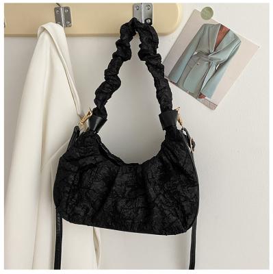 China High quality good quality ladies handbags pleated simple cross for cloud women messenger bag armpit - body for sale