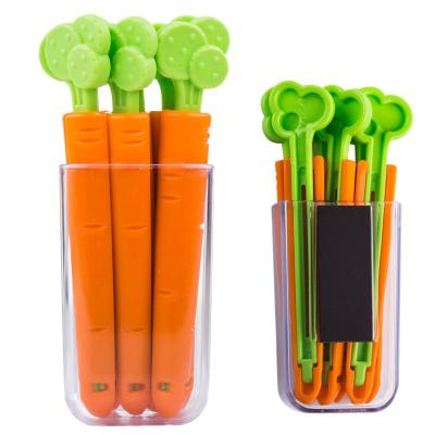 China 5 PCS Carrot shape PP plastic pet food bag clips seal pour food bread bag clip snack sealing clip With magnetic storage box for sale