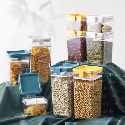 Cina 500ml Easy button Snack Multifunction kitchen plastic pasta storage jar with airtight lid cereal grain food storage container in vendita