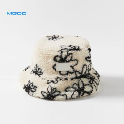 China MGOO COMMON COMMON Streetwear Printed Sherpa Bucket Hat Women Winter Fleece Hat for sale