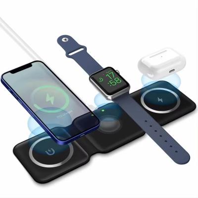 China Custom Folding 3 In 1 Wireless Charging Station Magnetic Fast Charging 128g for sale