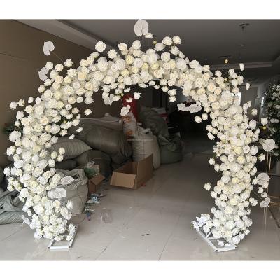 China Fashionable Wedding Decorations Customized Large Artificial White Rose With Green Leaves Arch Garland Wedding Stage Floral Backdrop for sale